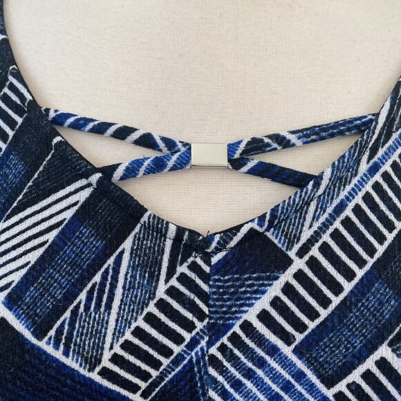 AnyWear By Catherines Plus 3X 26/28W Blue White Abstract Tunic Top Shirt - Picture 5 of 11